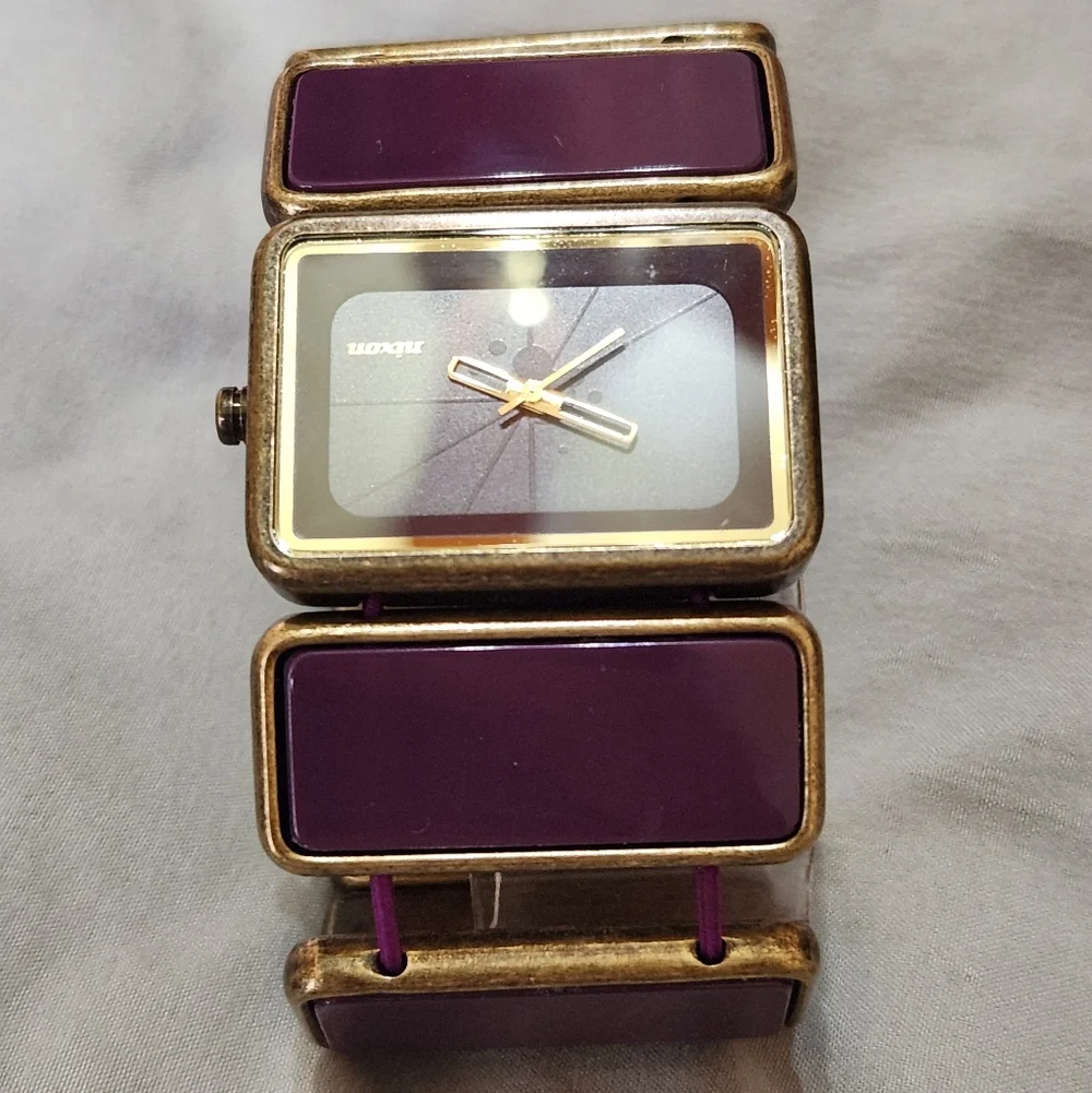 Nixon The Vega Quartz Women's Watch Purple New In Box